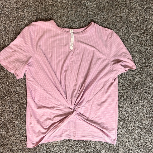 EUC Lululemon Crescent T-Shirt - Picture 5 of 6